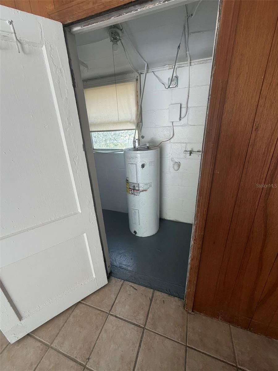 Image 32 of 33 For 719 Martin Street