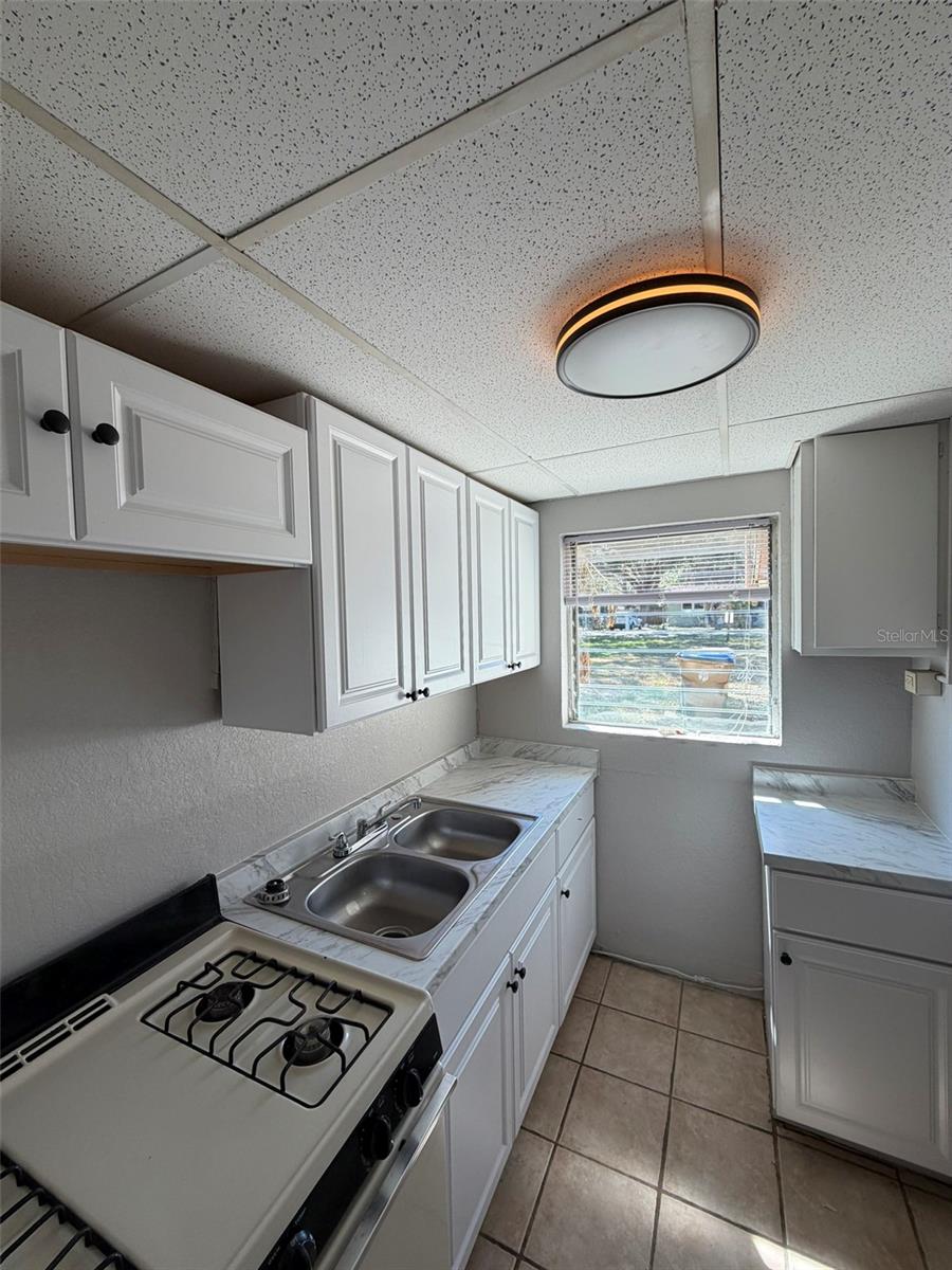 Image 5 of 33 For 719 Martin Street