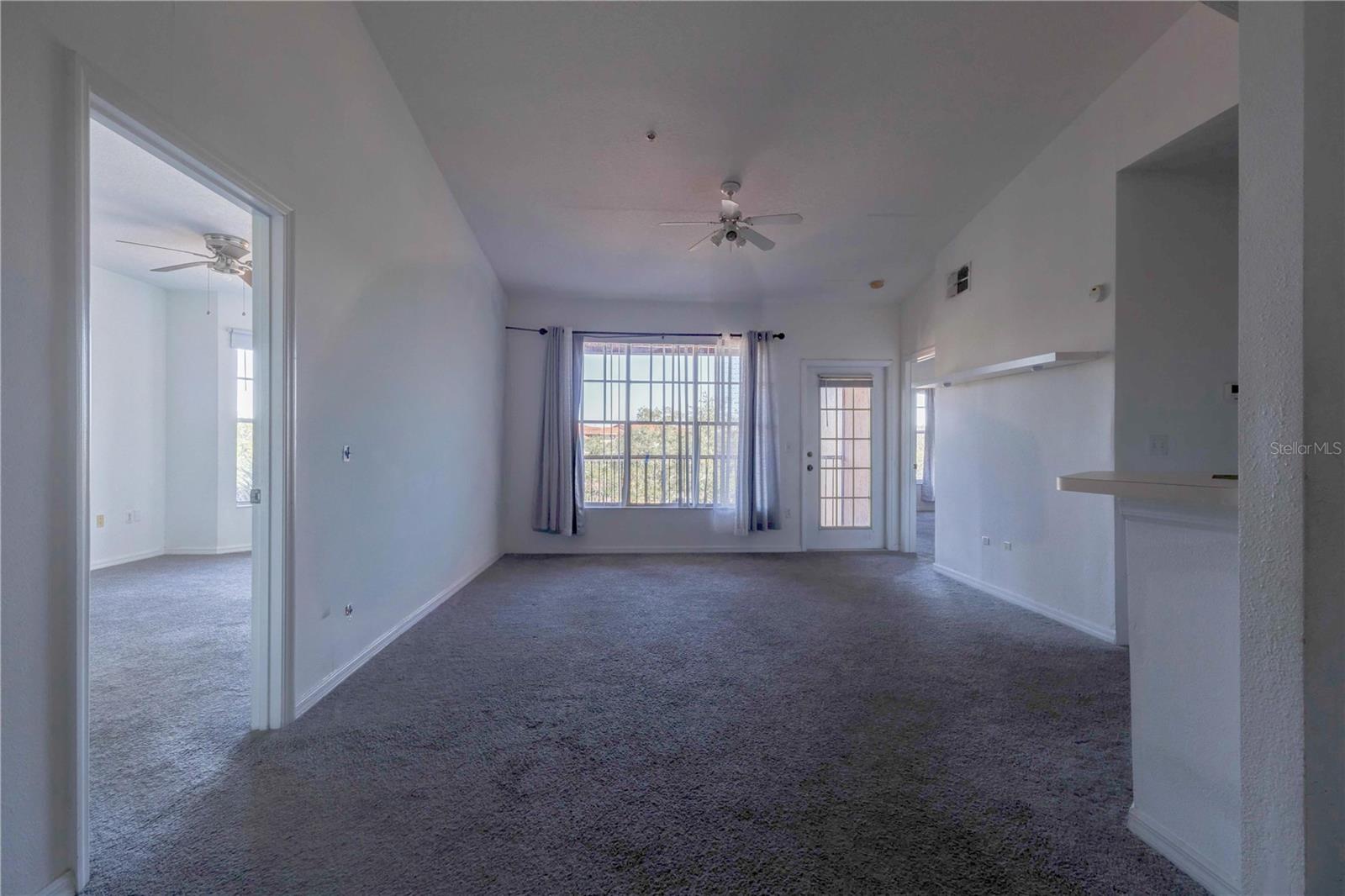 Image 6 of 12 For 5566 Metrowest Boulevard 2-302