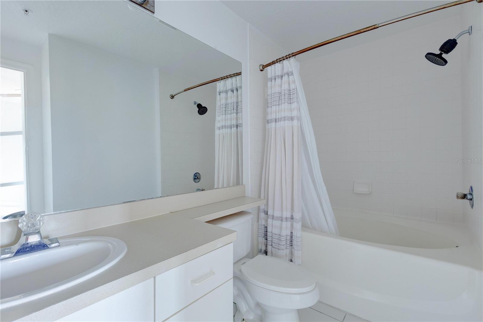 Image 7 of 12 For 5566 Metrowest Boulevard 2-302