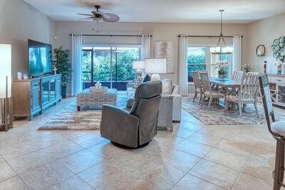 Image 10 of 43 For 93 Oak Leaf Drive