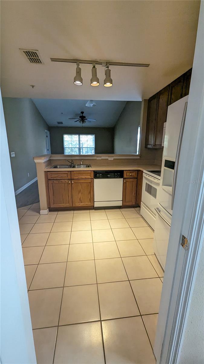 Image 12 of 24 For 10166 Regent Park Drive 10166