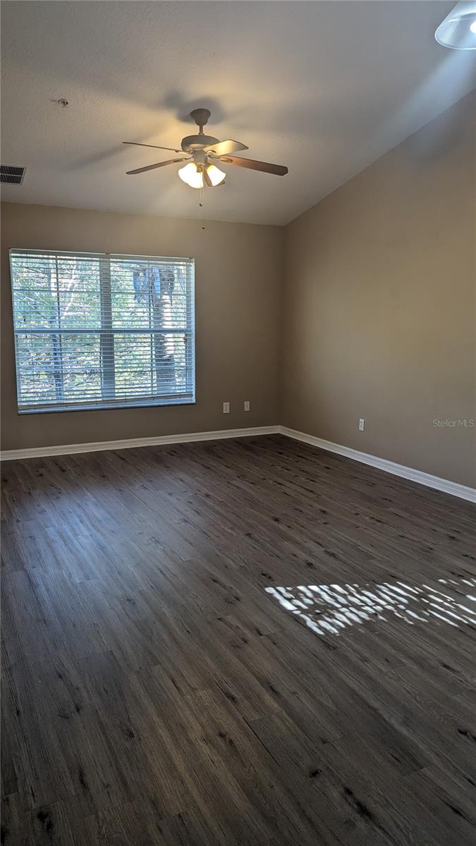 Image 14 of 24 For 10166 Regent Park Drive 10166