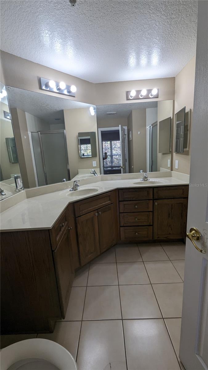 Image 17 of 24 For 10166 Regent Park Drive 10166