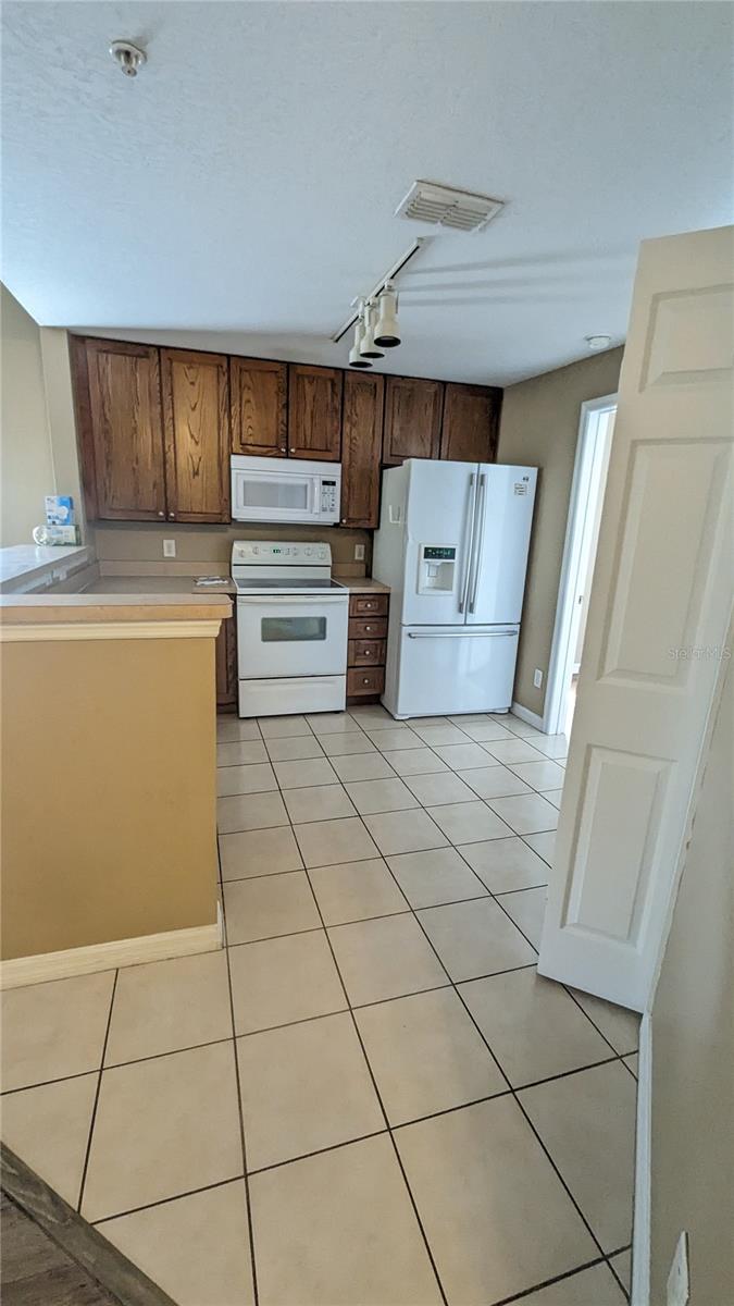 Image 9 of 24 For 10166 Regent Park Drive 10166