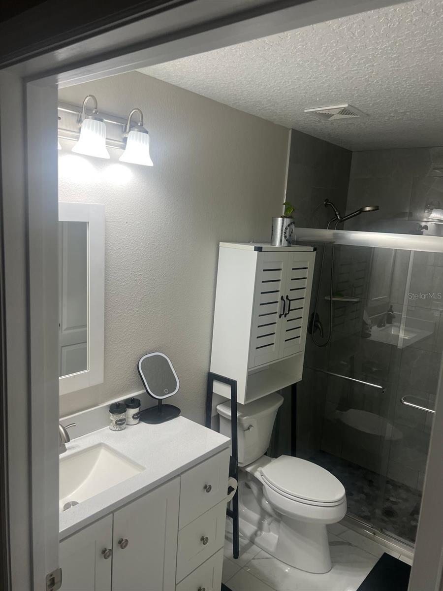 Image 28 of 45 For 2923 Stewart Street