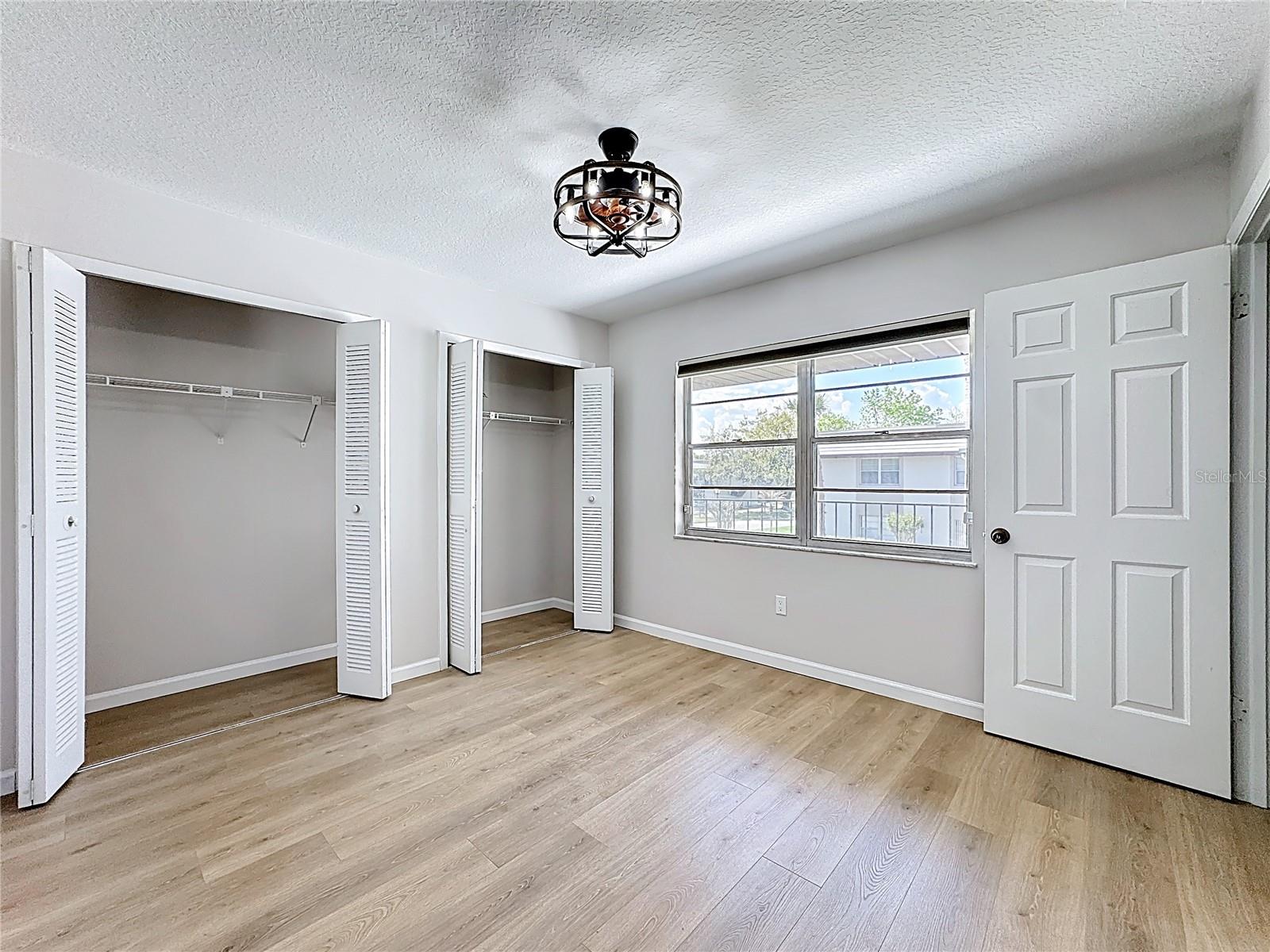 Image 15 of 37 For 122 Windtree Lane O-204