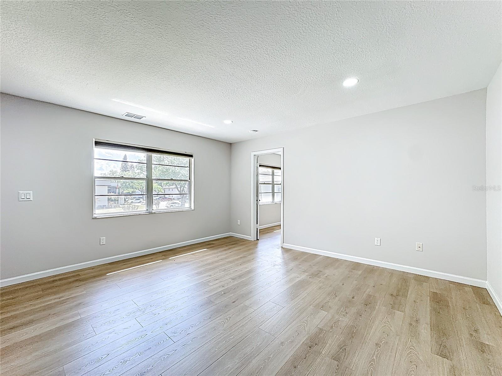 Image 17 of 37 For 122 Windtree Lane O-204