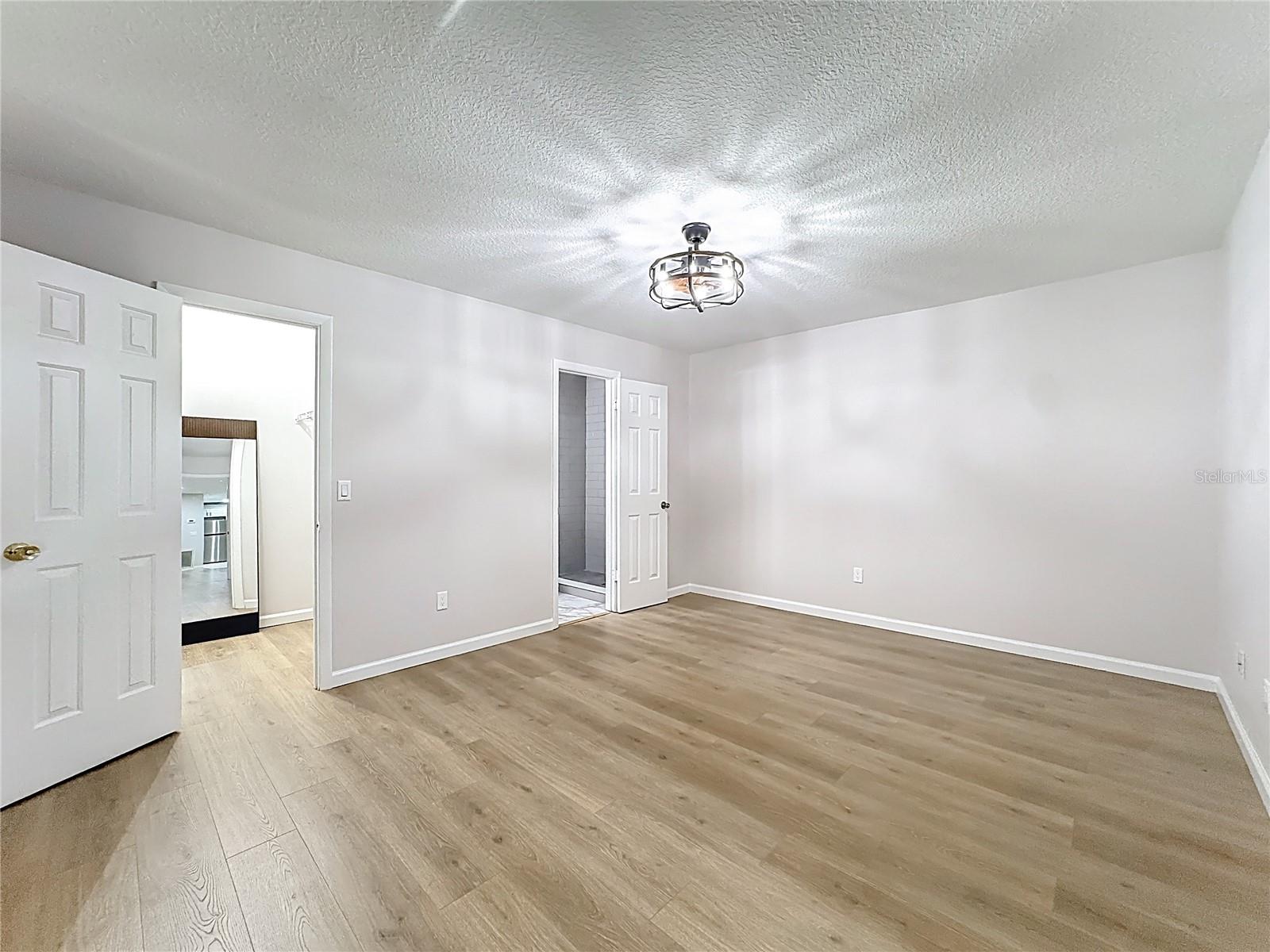 Image 18 of 37 For 122 Windtree Lane O-204