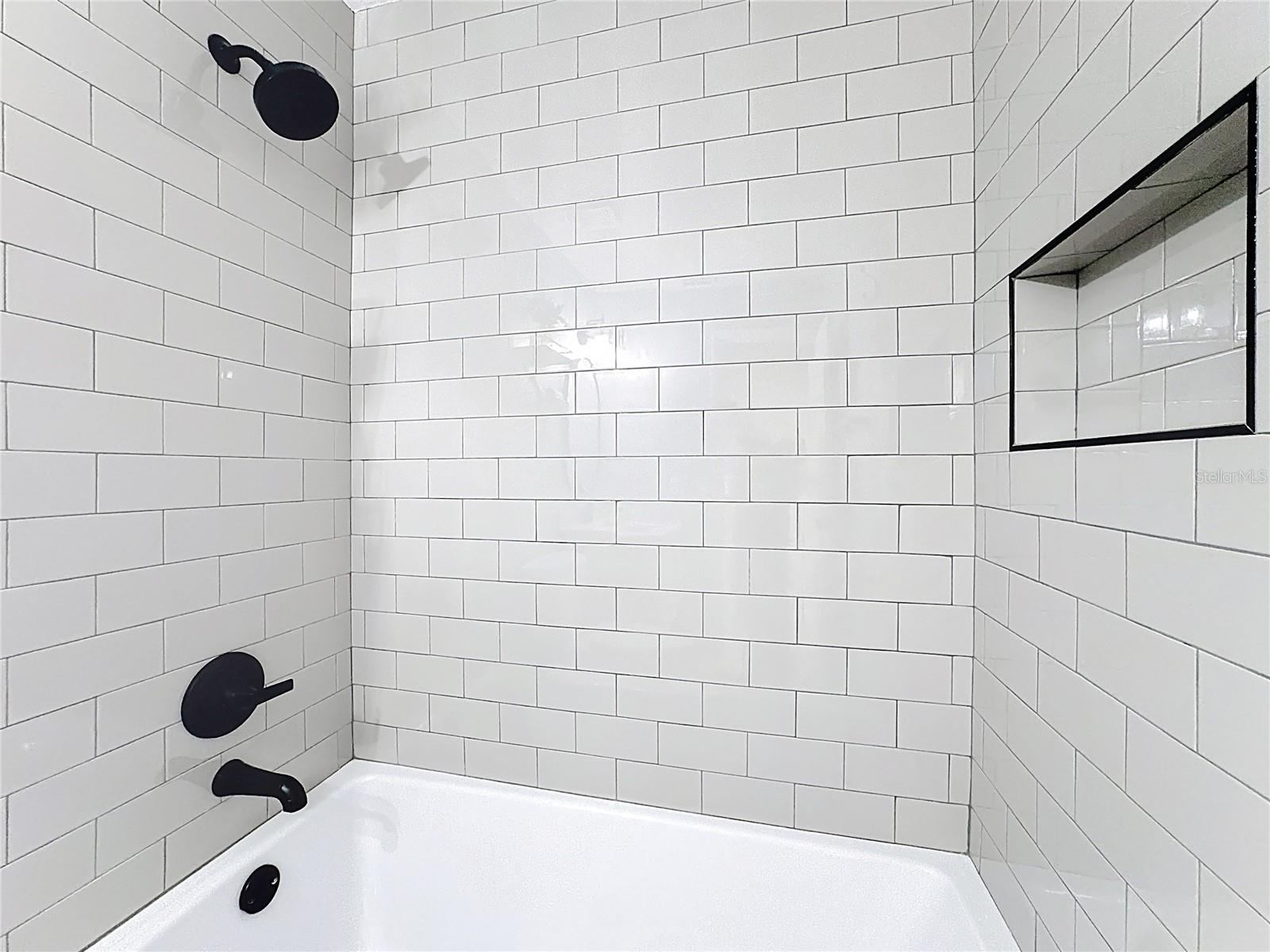 Image 21 of 37 For 122 Windtree Lane O-204