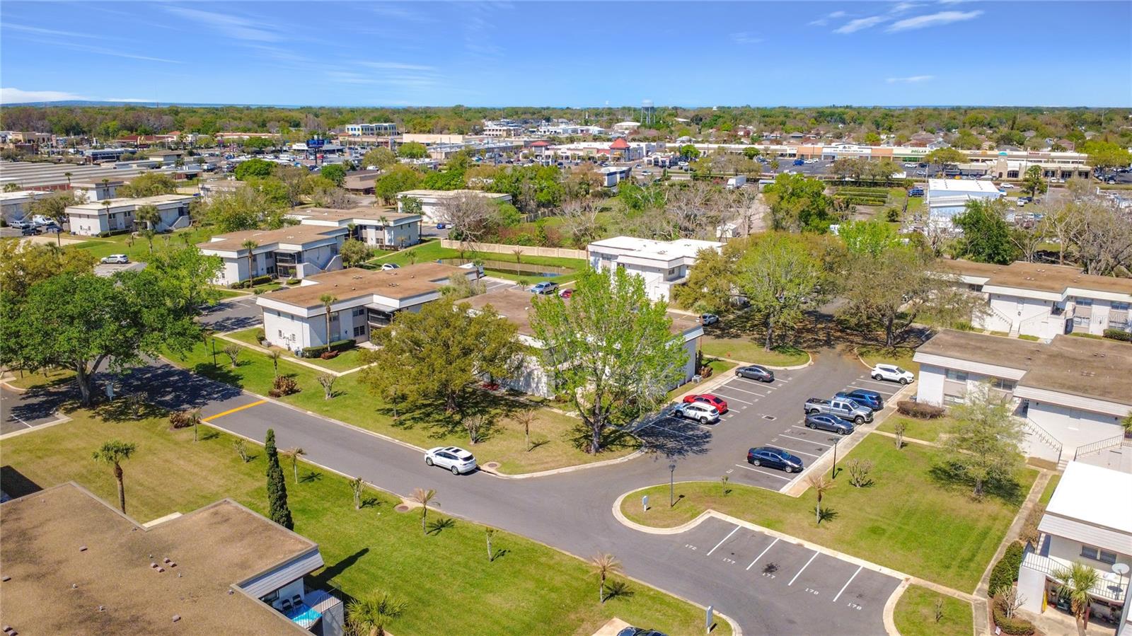 Image 34 of 37 For 122 Windtree Lane O-204