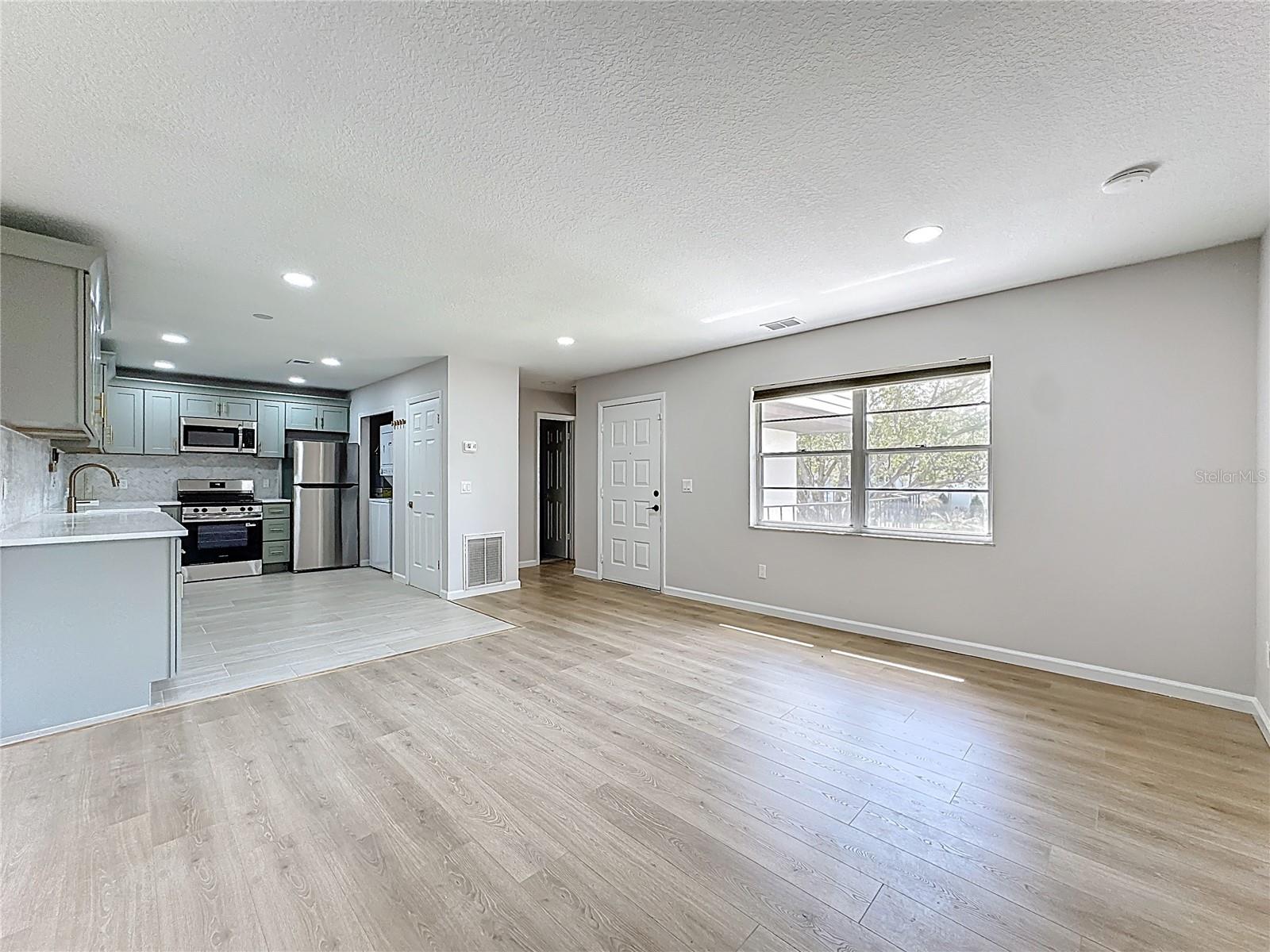 Image 7 of 37 For 122 Windtree Lane O-204