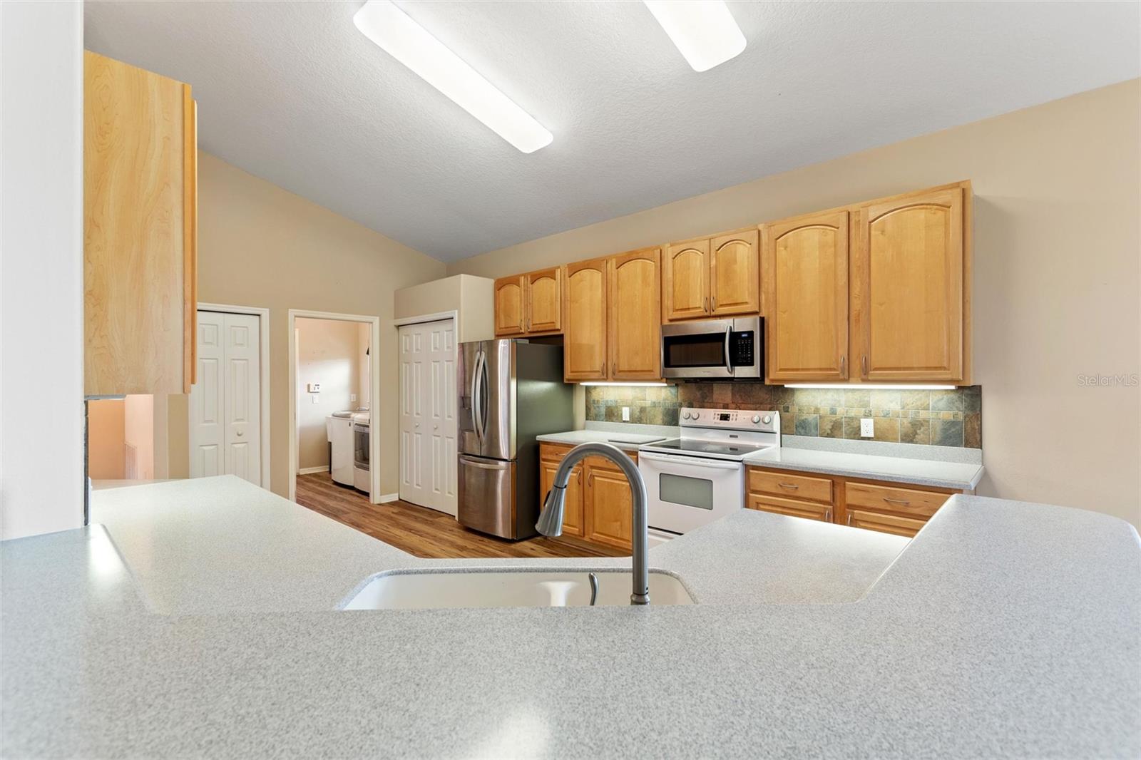 Image 16 of 55 For 832 Cunningham Dr