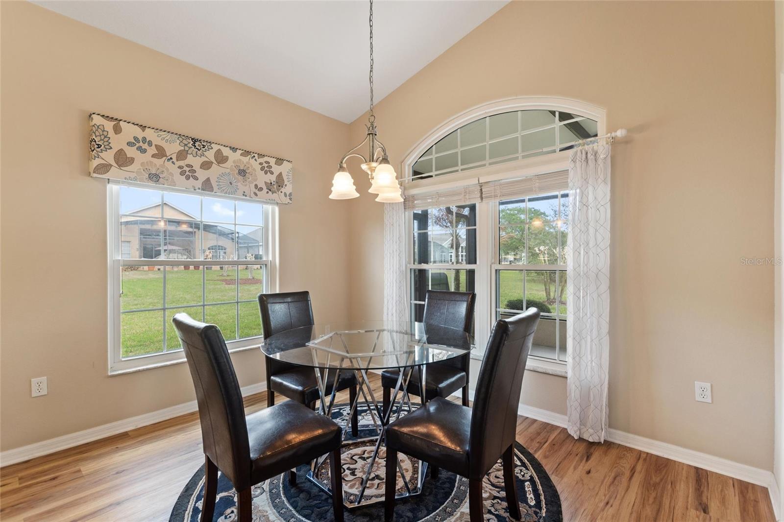 Image 17 of 55 For 832 Cunningham Dr