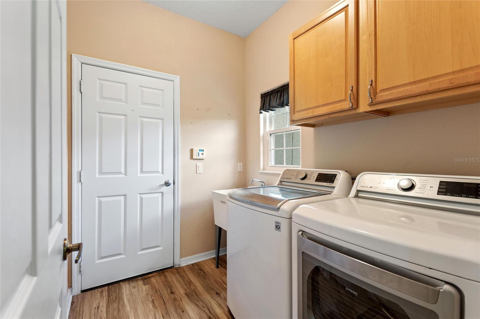 Image 19 of 55 For 832 Cunningham Dr