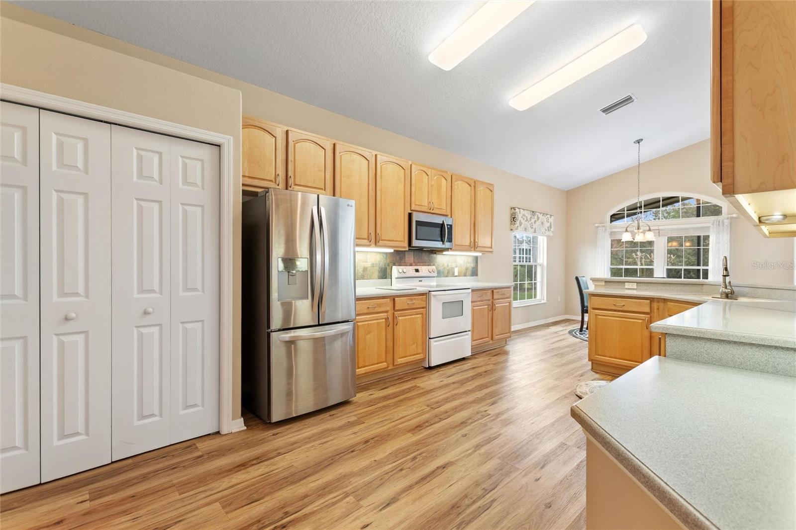 Image 3 of 55 For 832 Cunningham Dr