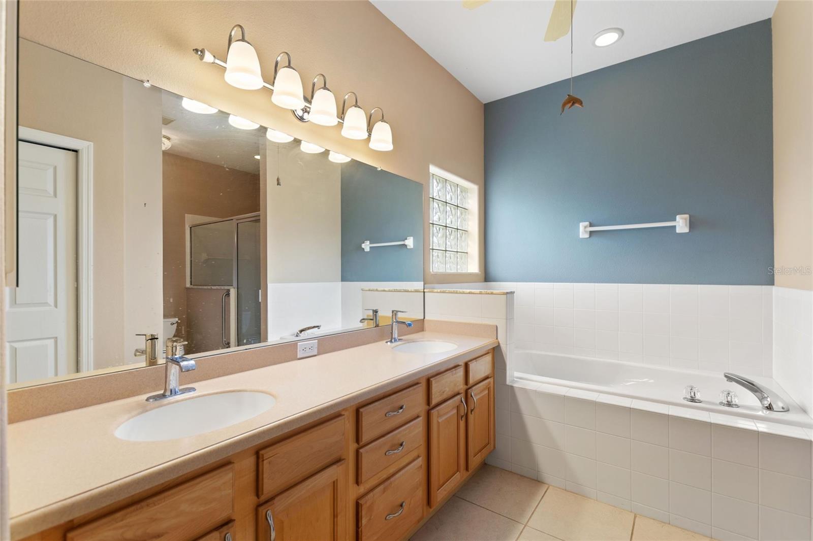 Image 6 of 55 For 832 Cunningham Dr