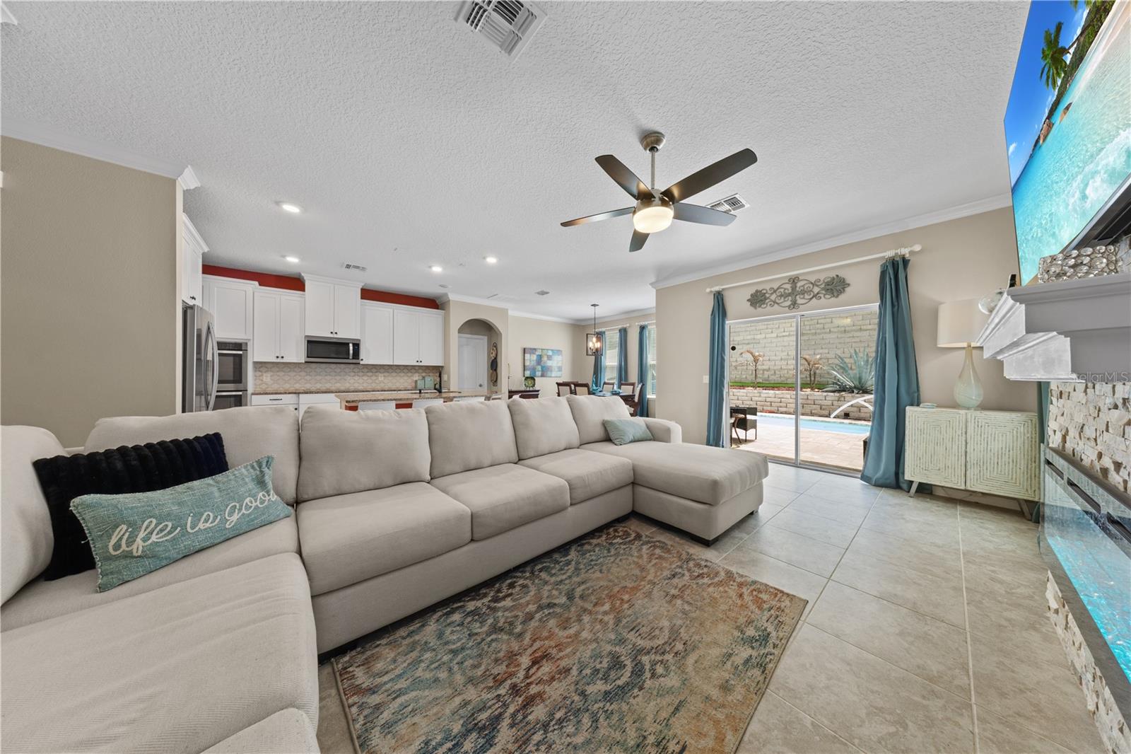 Image 37 of 61 For 2414 Hastings Boulevard