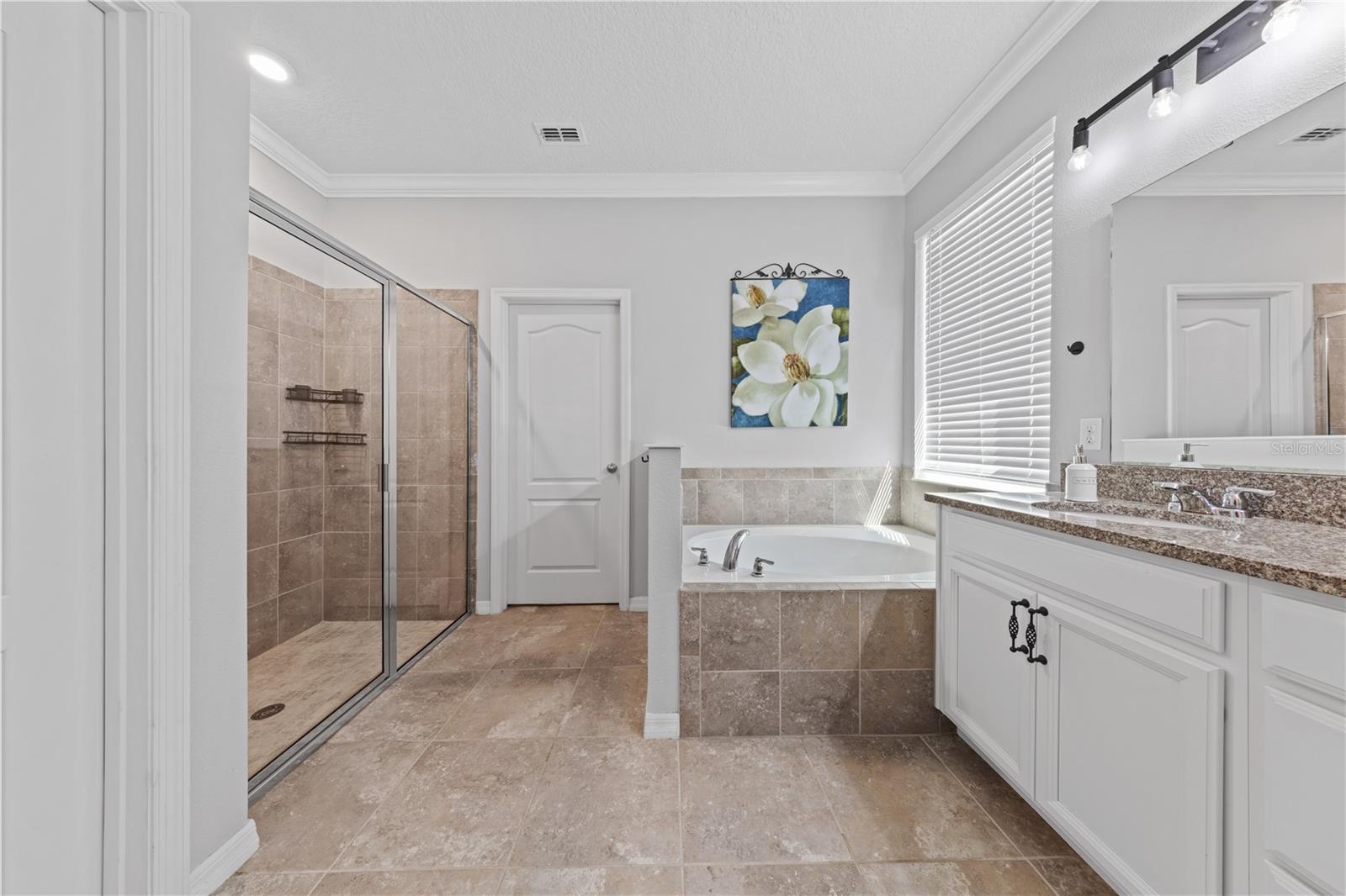 Image 41 of 61 For 2414 Hastings Boulevard