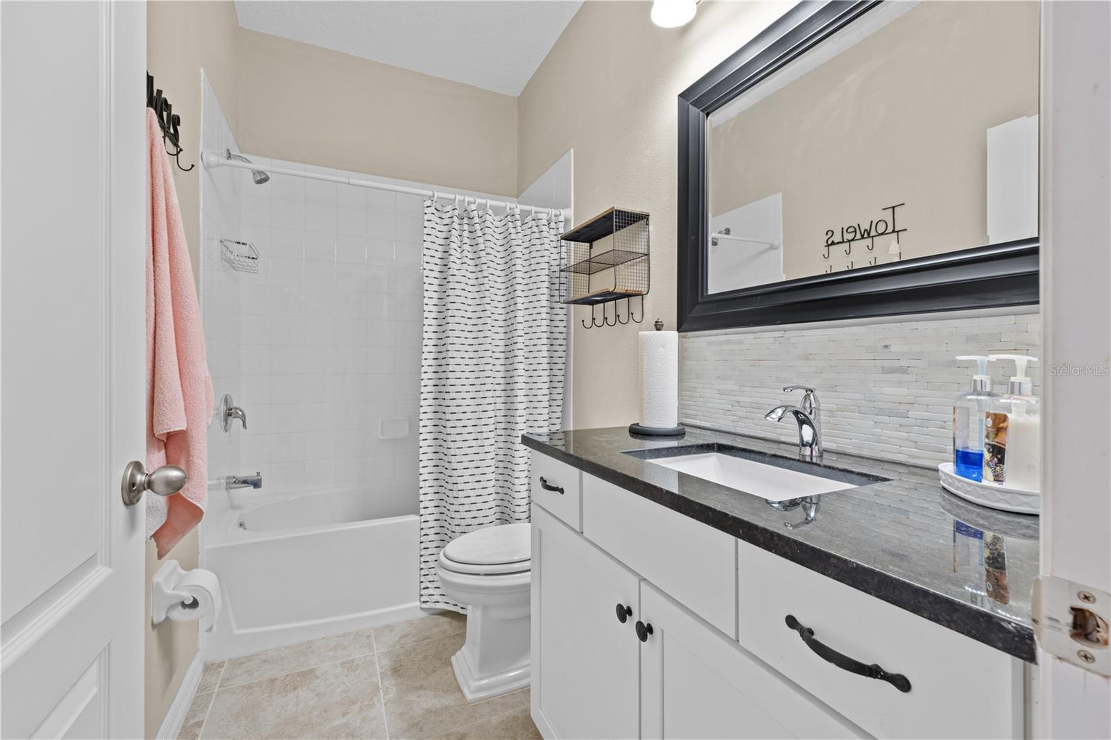 Image 47 of 61 For 2414 Hastings Boulevard