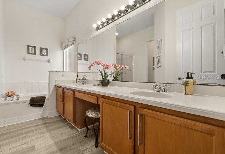 Image 17 of 39 For 7908 Emperors Orchid Court