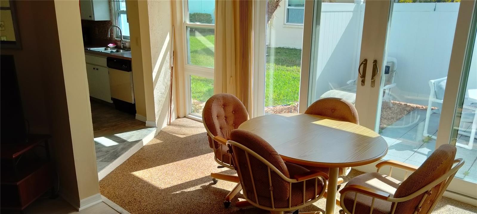 Image 10 of 31 For 1812 Atrium Drive