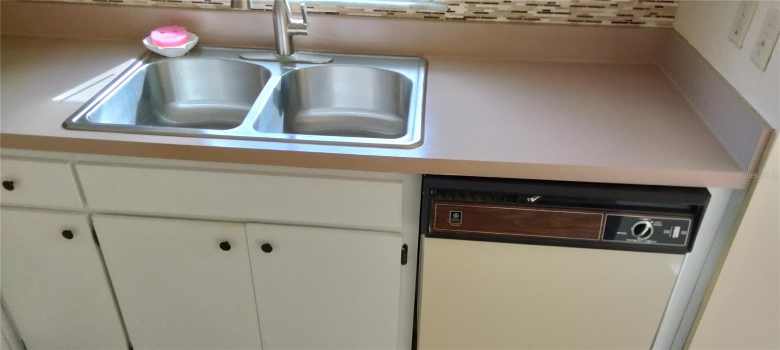 Image 14 of 31 For 1812 Atrium Drive