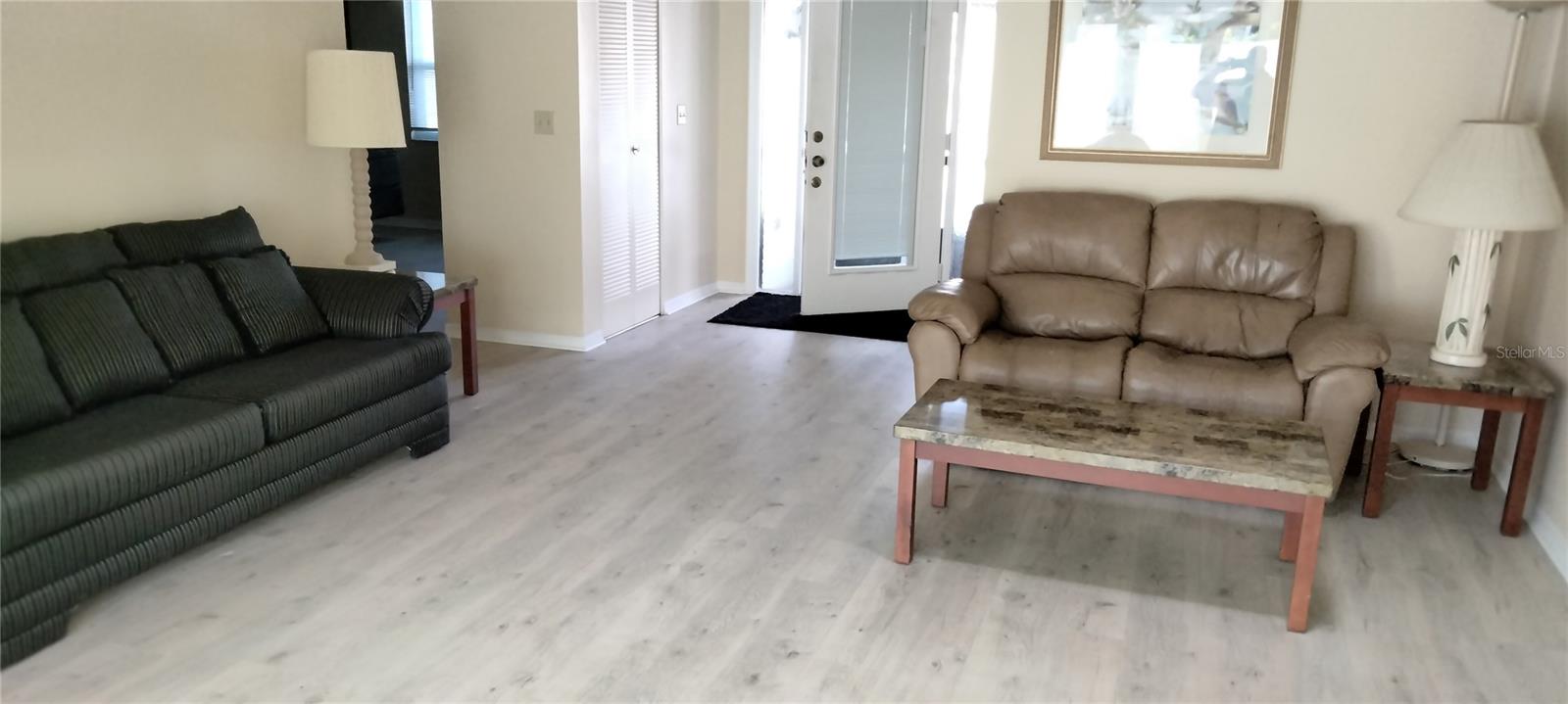 Image 4 of 31 For 1812 Atrium Drive