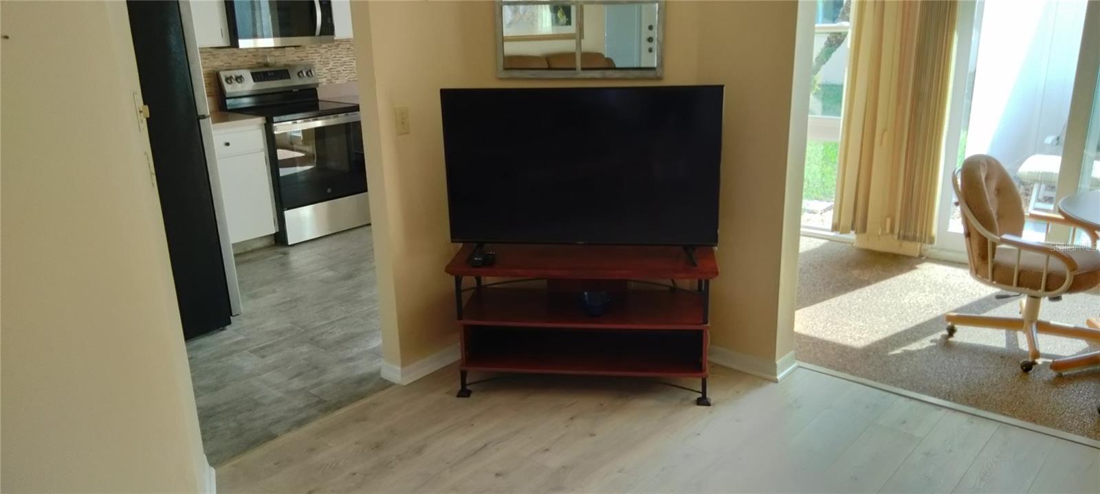 Image 6 of 31 For 1812 Atrium Drive