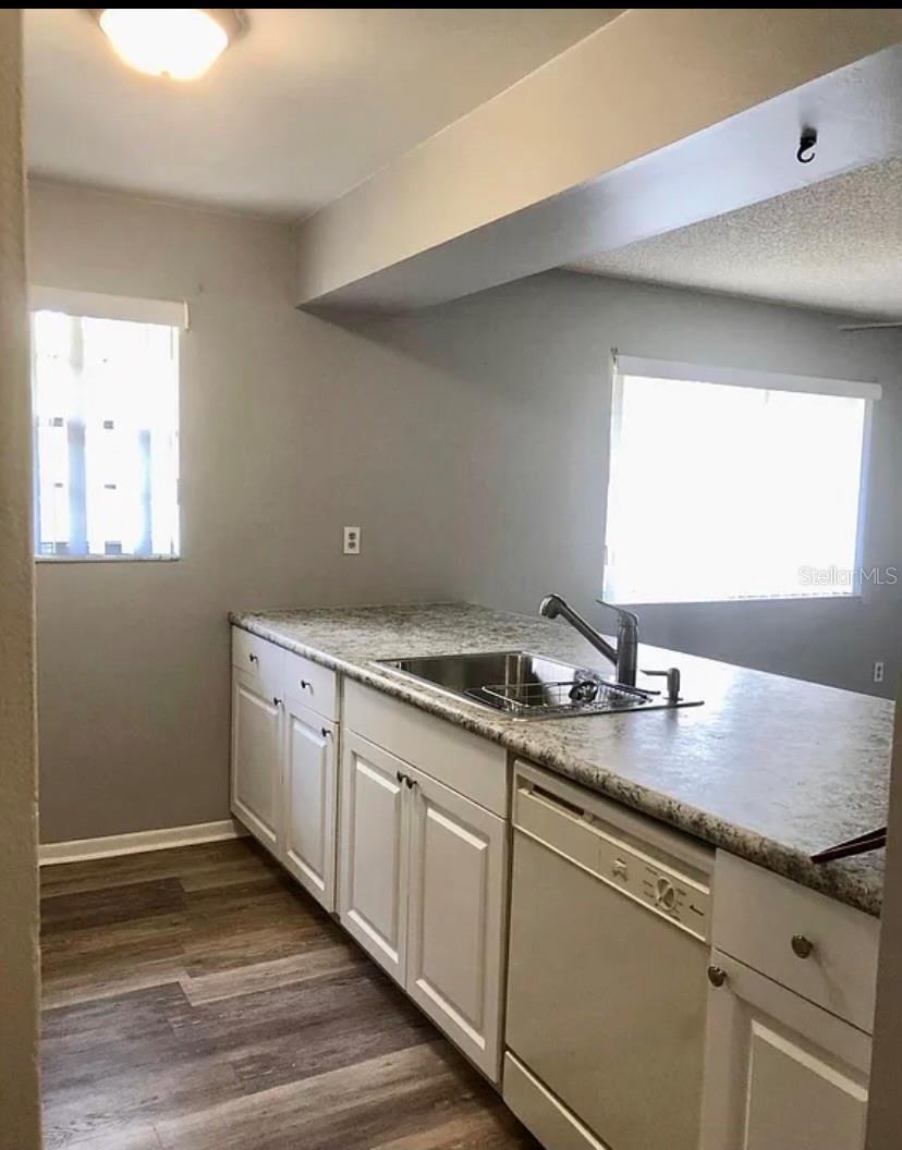 Image 5 of 10 For 2191 Columbia Boulevard 3