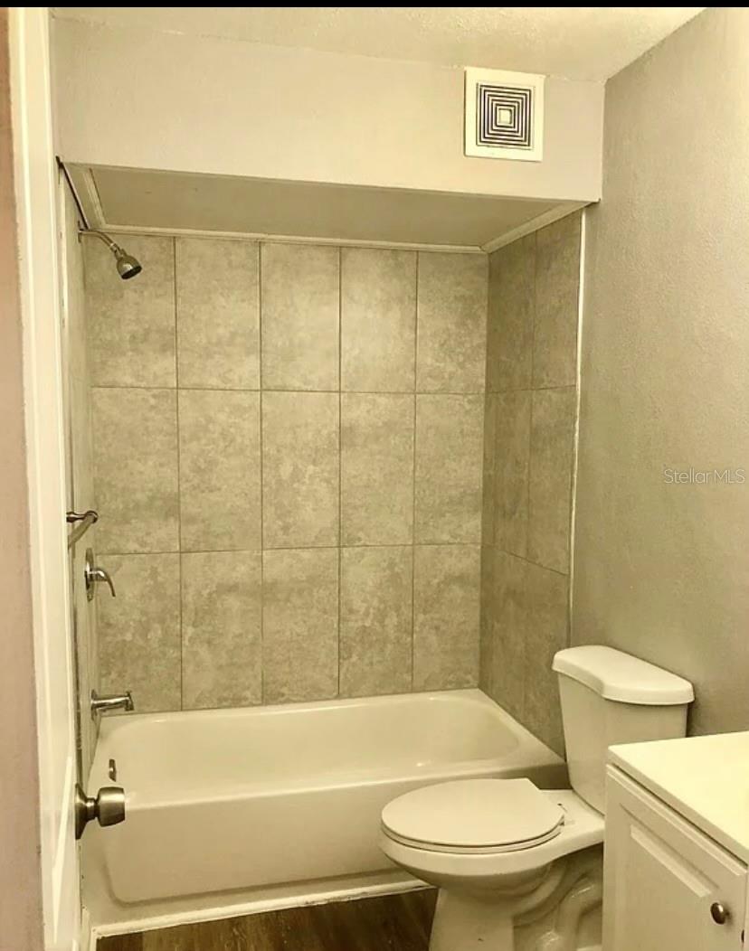 Image 8 of 10 For 2191 Columbia Boulevard 3