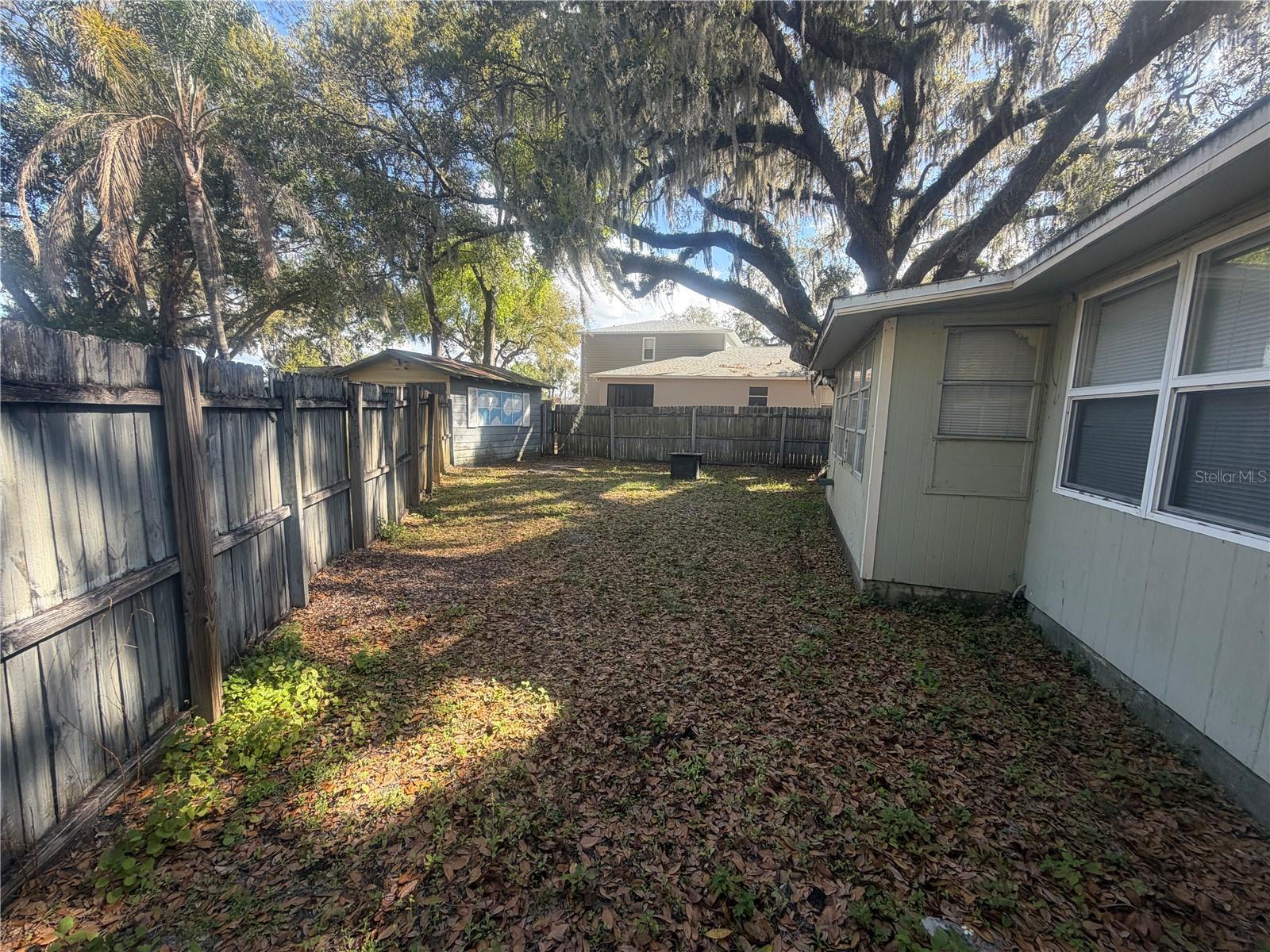 Image 19 of 44 For 815 Bay Street