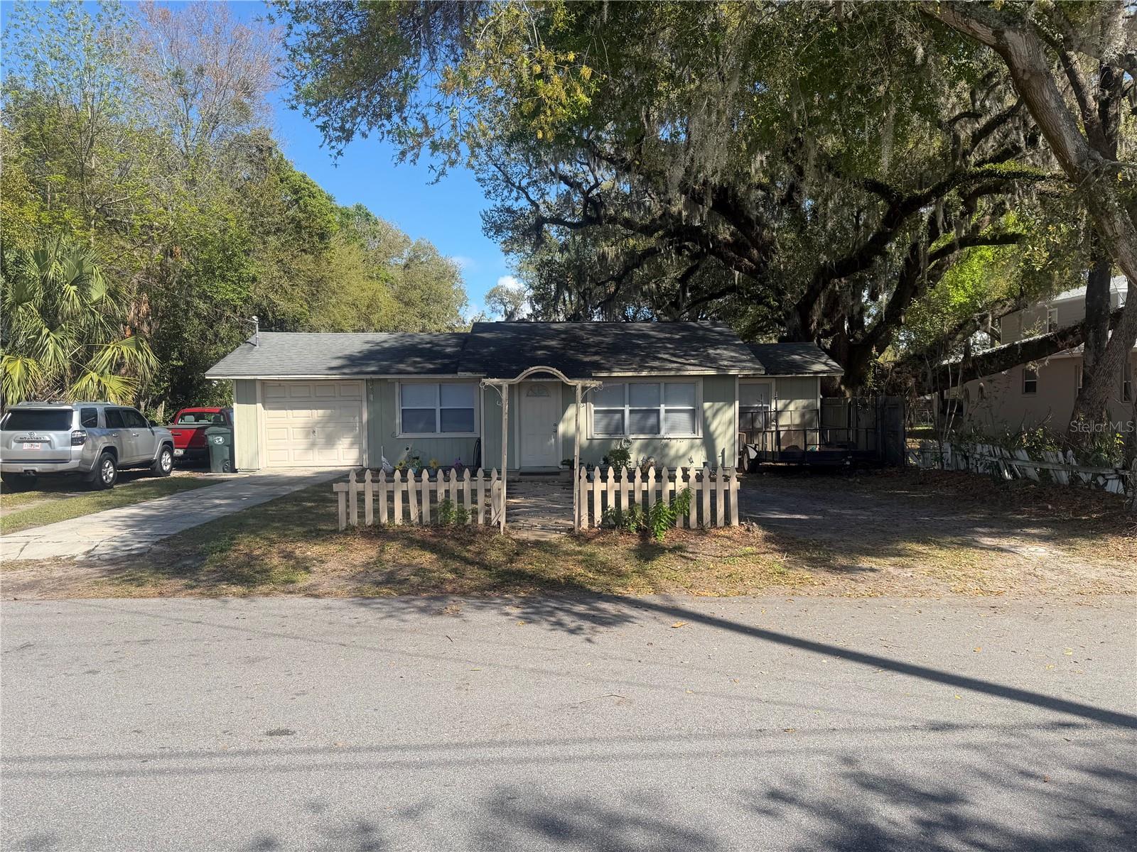 Image 2 of 44 For 815 Bay Street