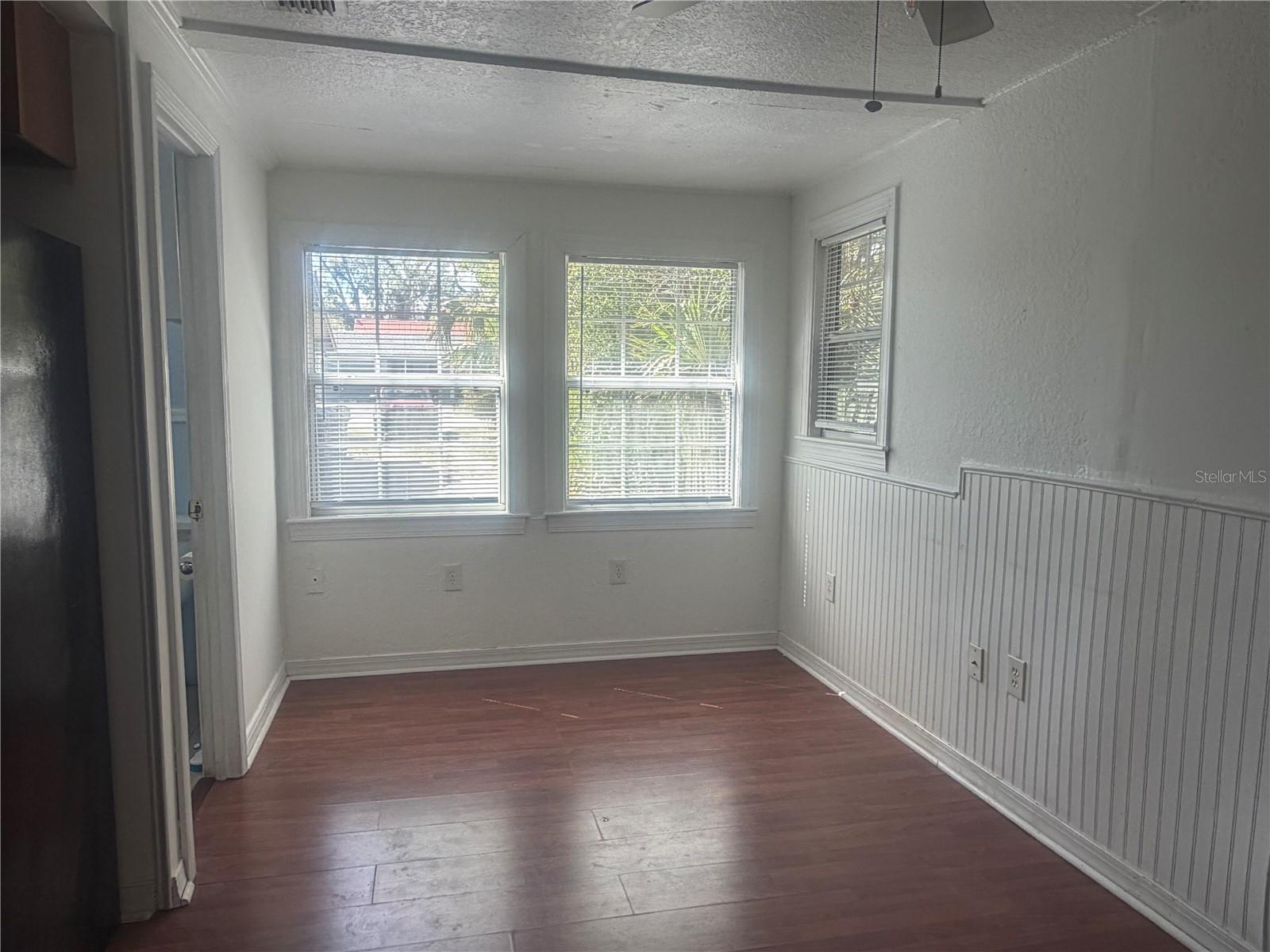 Image 29 of 44 For 815 Bay Street