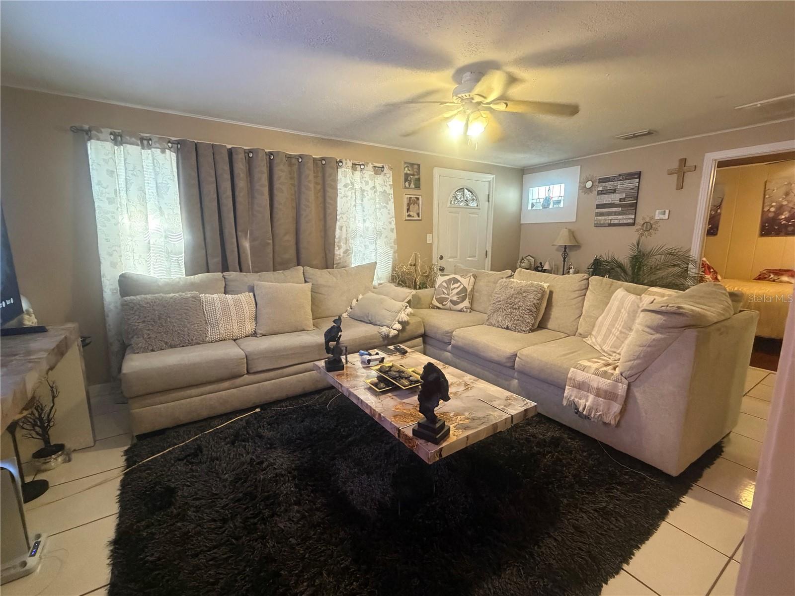 Image 3 of 44 For 815 Bay Street