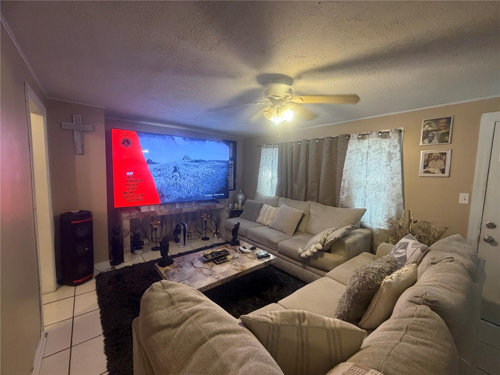 Image 4 of 44 For 815 Bay Street