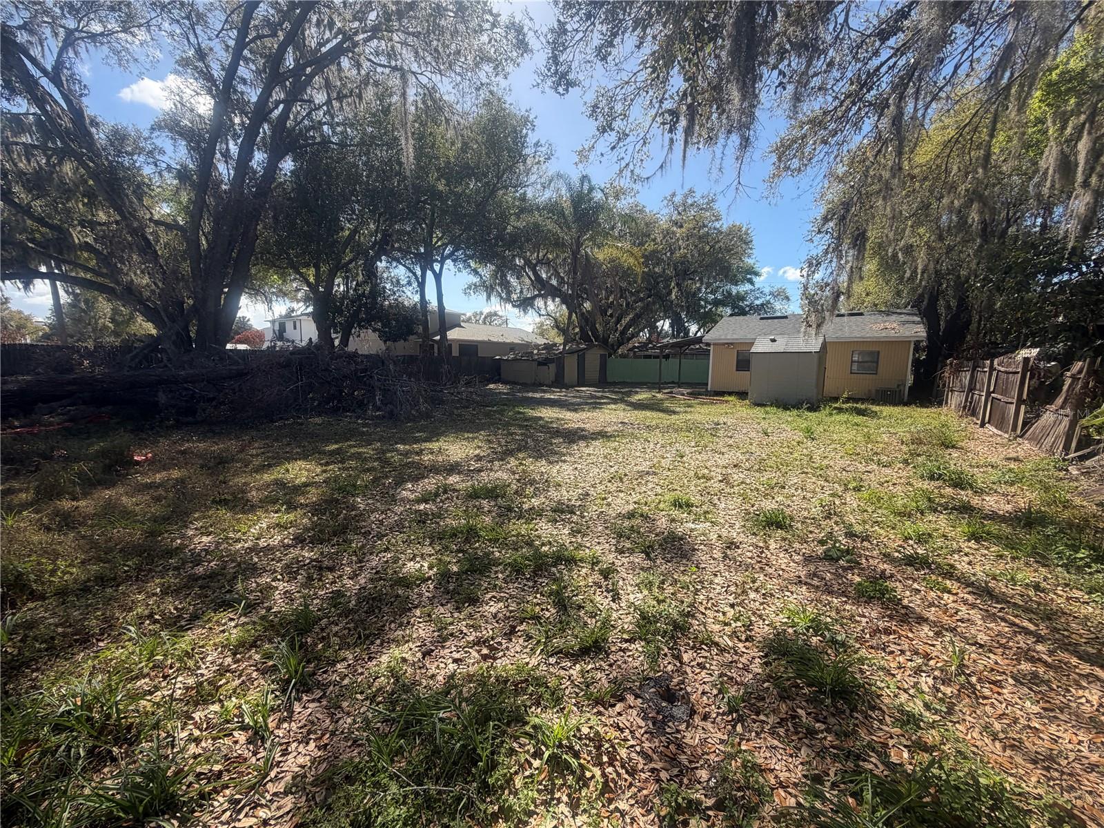 Image 40 of 44 For 815 Bay Street