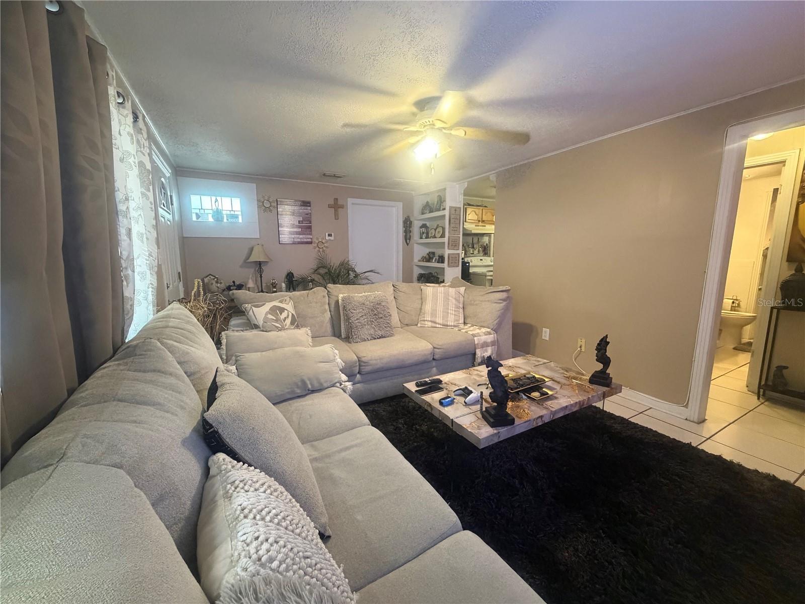 Image 5 of 44 For 815 Bay Street