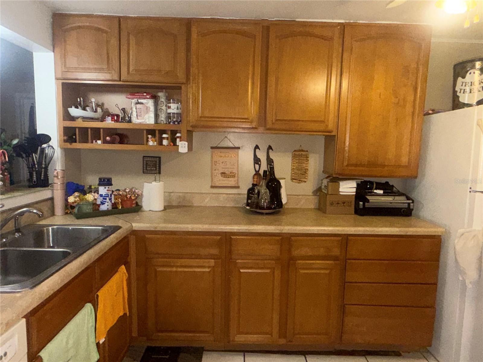 Image 8 of 44 For 815 Bay Street