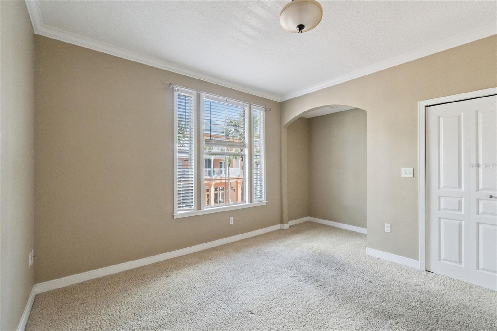 Image 12 of 31 For 606 Market Street 240