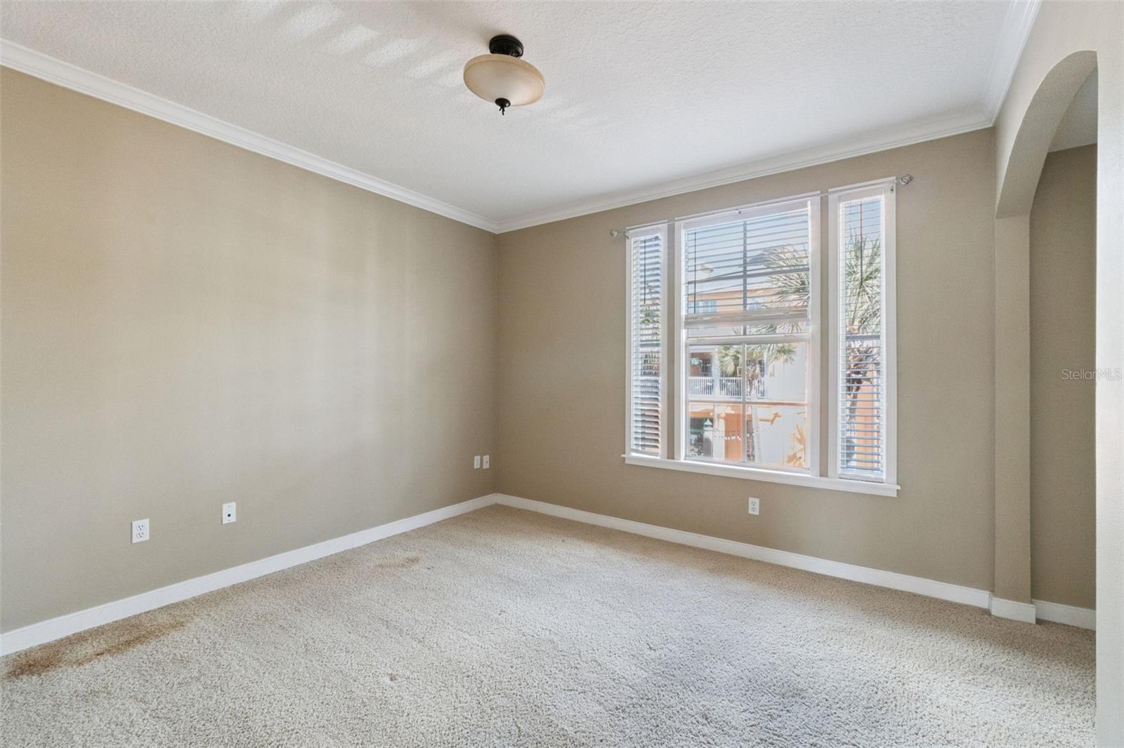 Image 13 of 31 For 606 Market Street 240