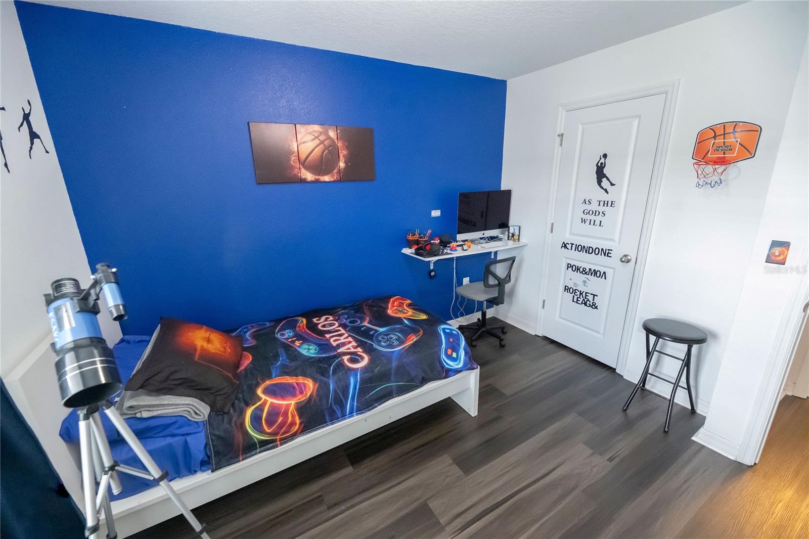 Image 22 of 41 For 844 Grandin Street