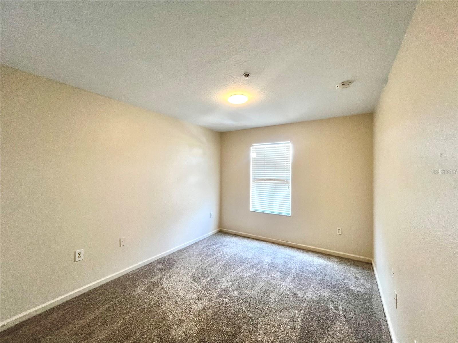 Image 17 of 26 For 2950 Ashland Lane S