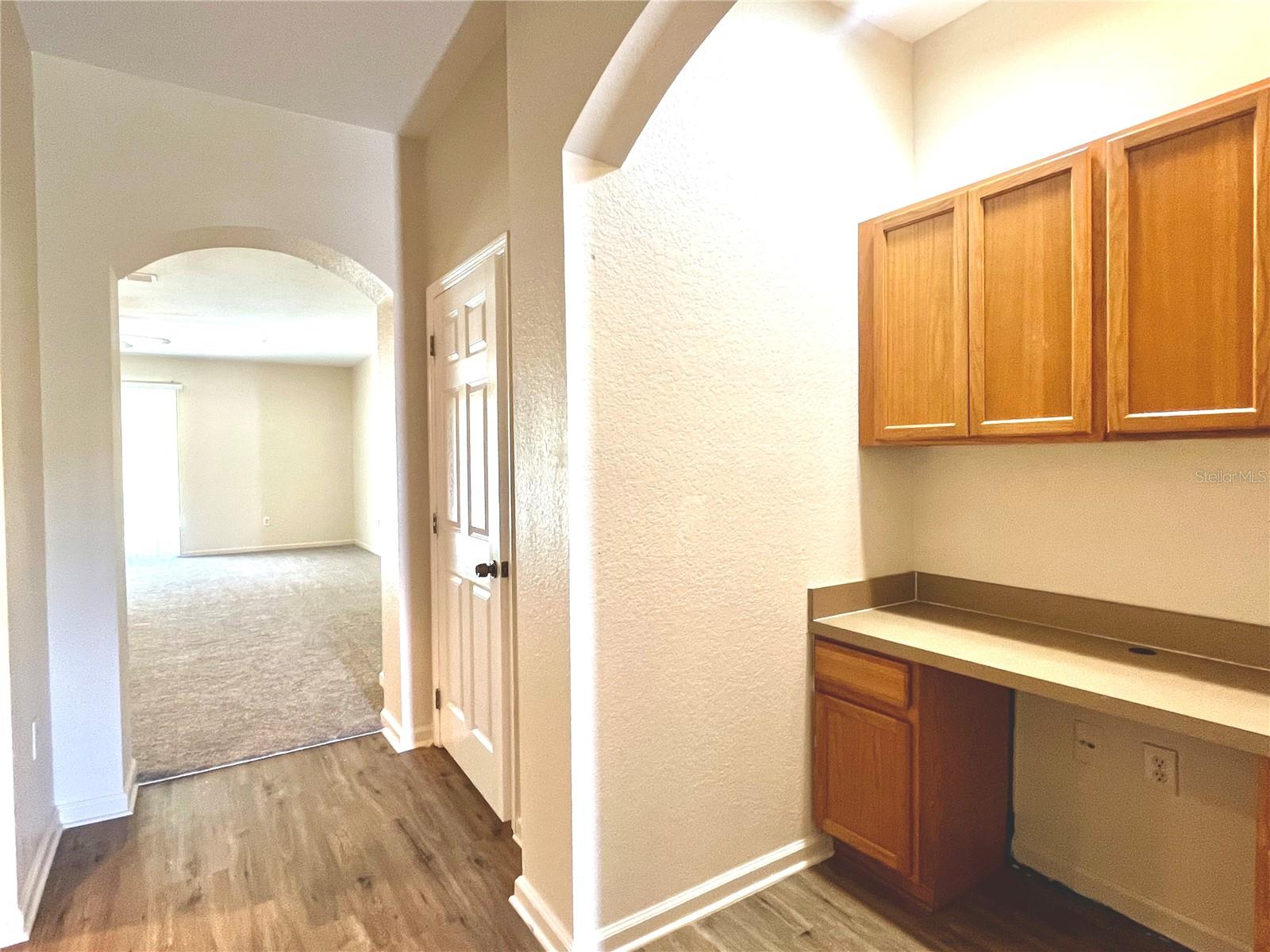 Image 20 of 26 For 2950 Ashland Lane S