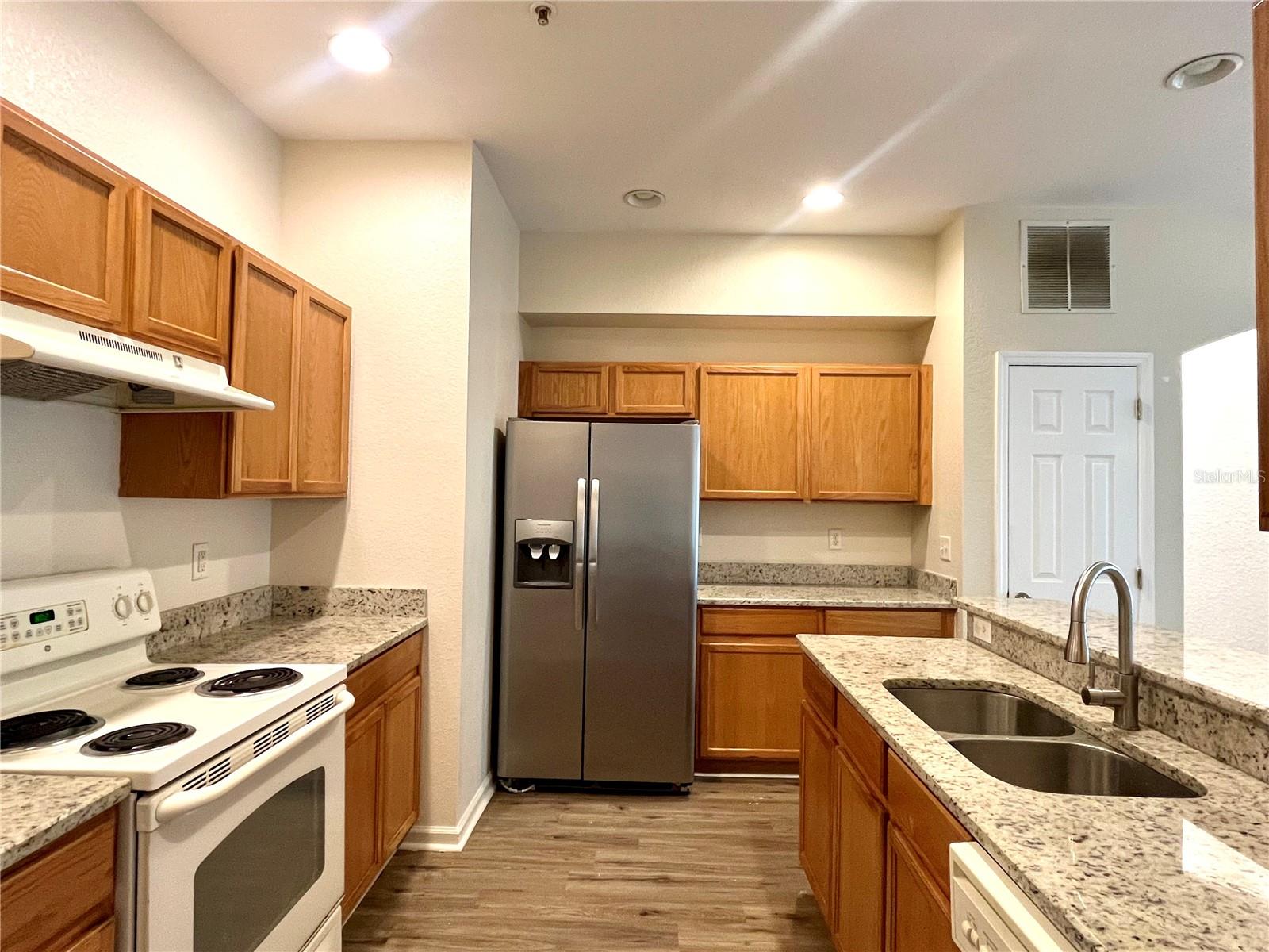 Image 9 of 26 For 2950 Ashland Lane S