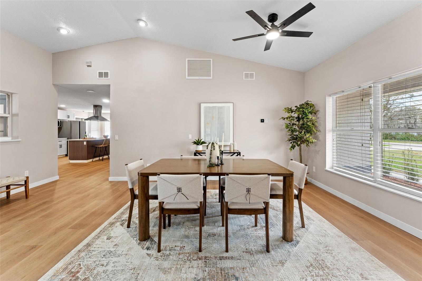 Image 10 of 55 For 5521 Oak Street