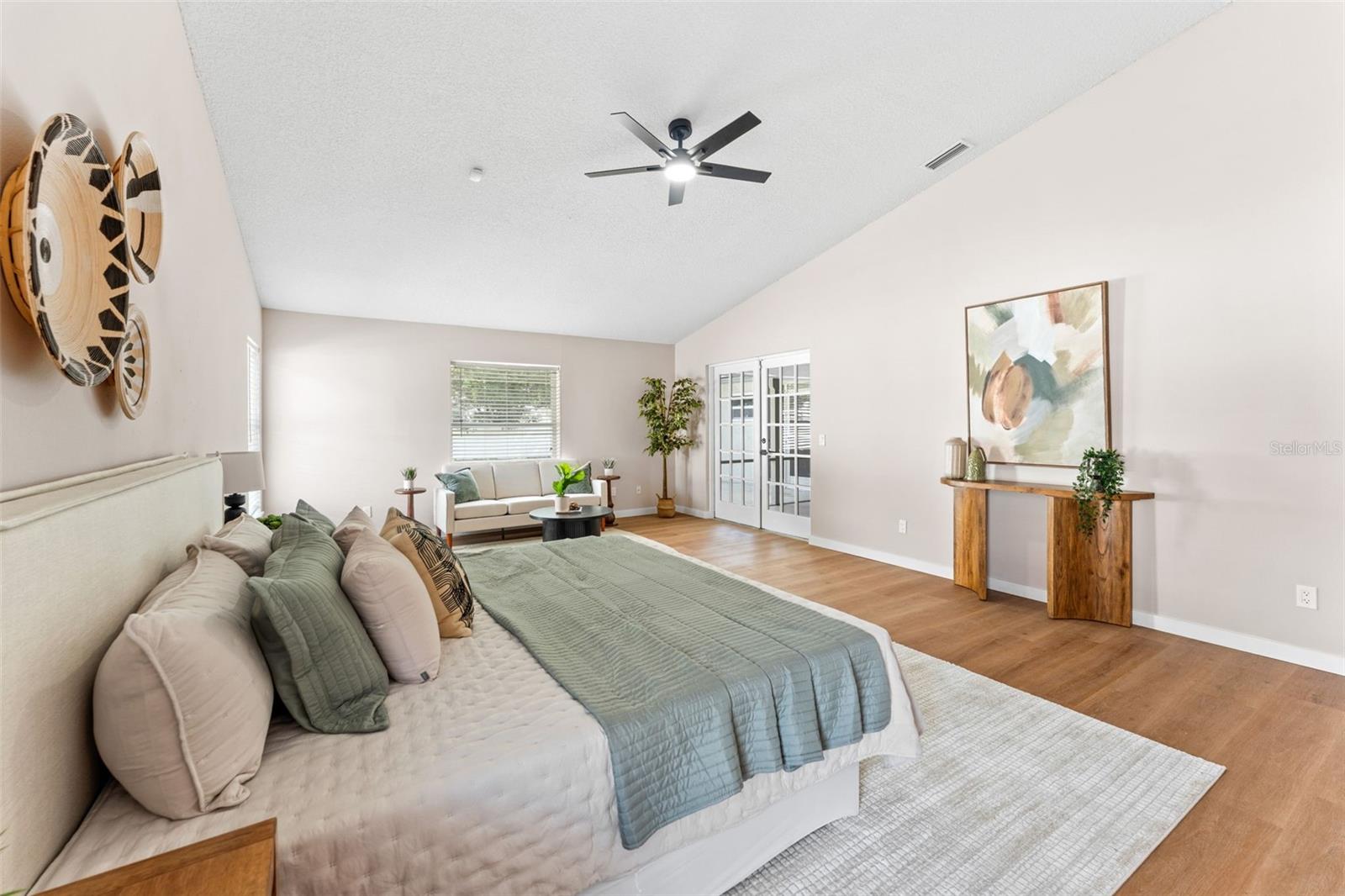 Image 18 of 55 For 5521 Oak Street