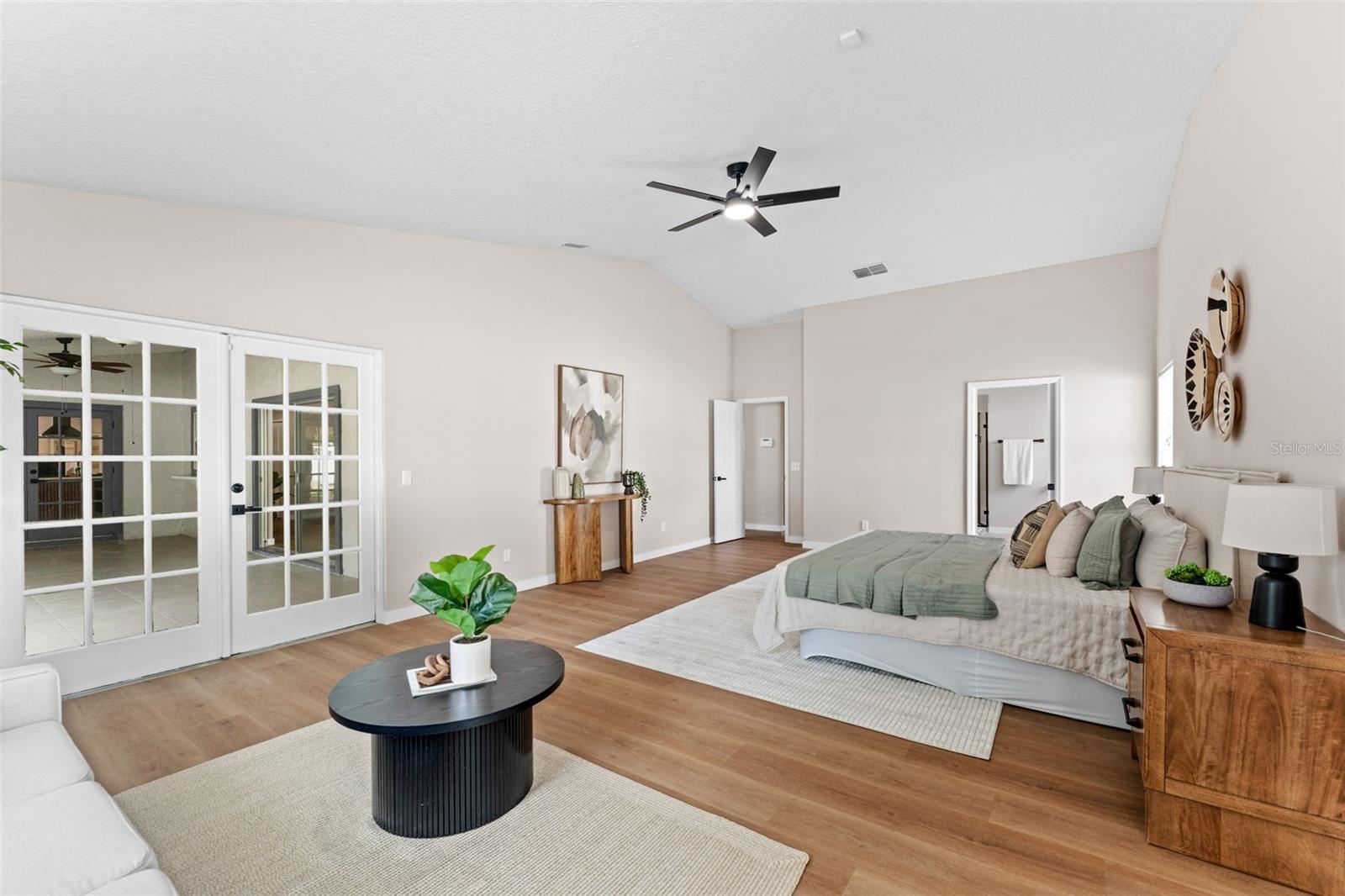 Image 20 of 55 For 5521 Oak Street