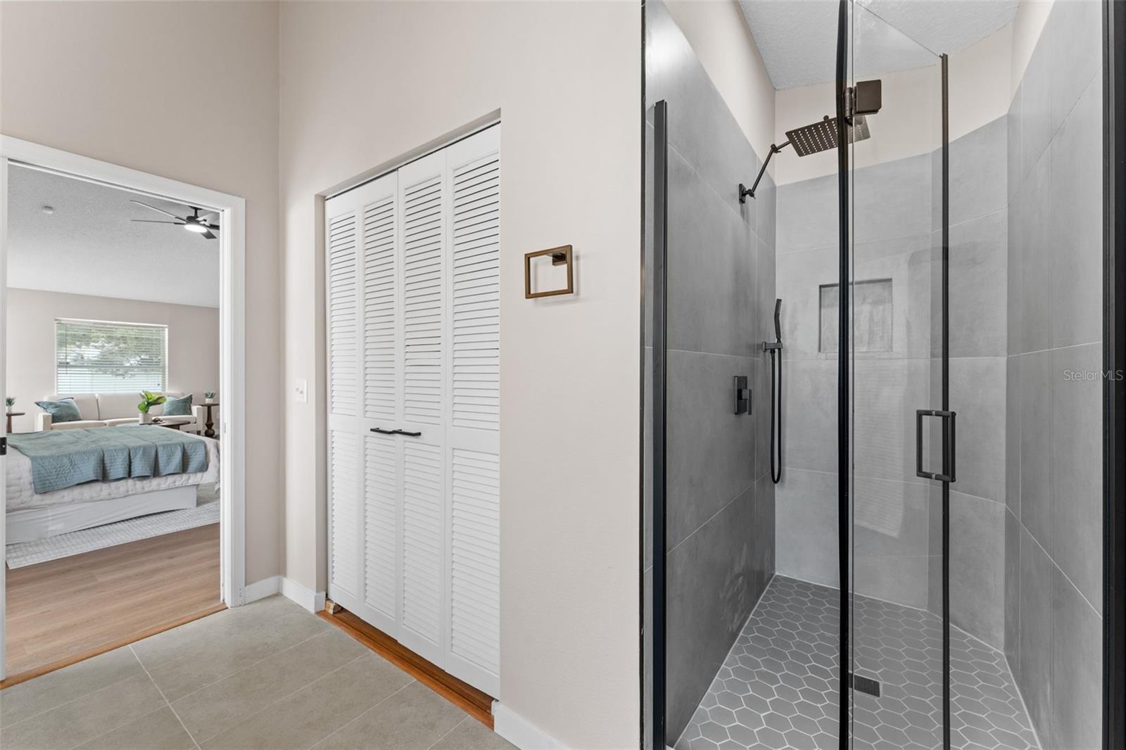 Image 22 of 55 For 5521 Oak Street