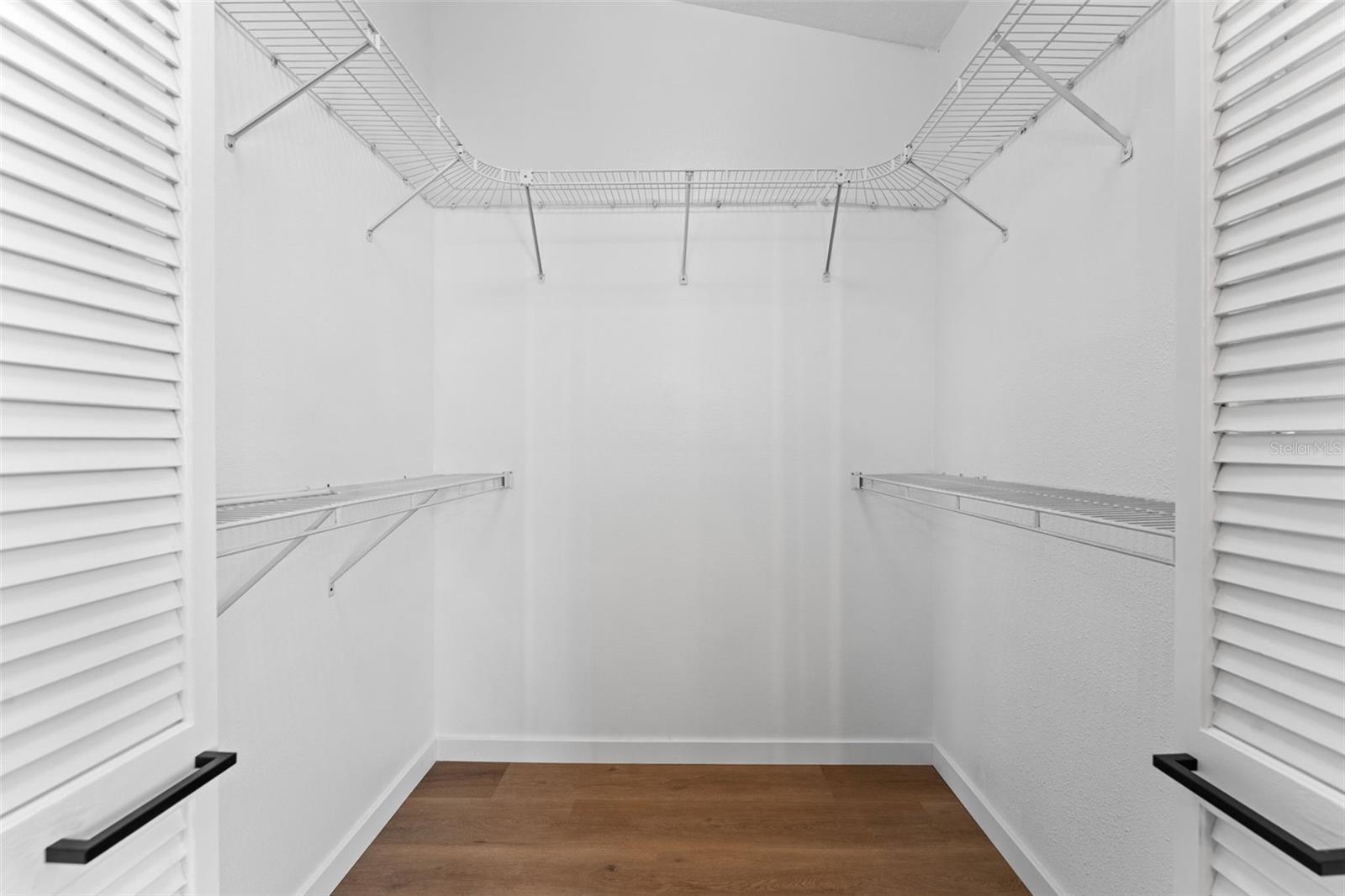 Image 23 of 55 For 5521 Oak Street